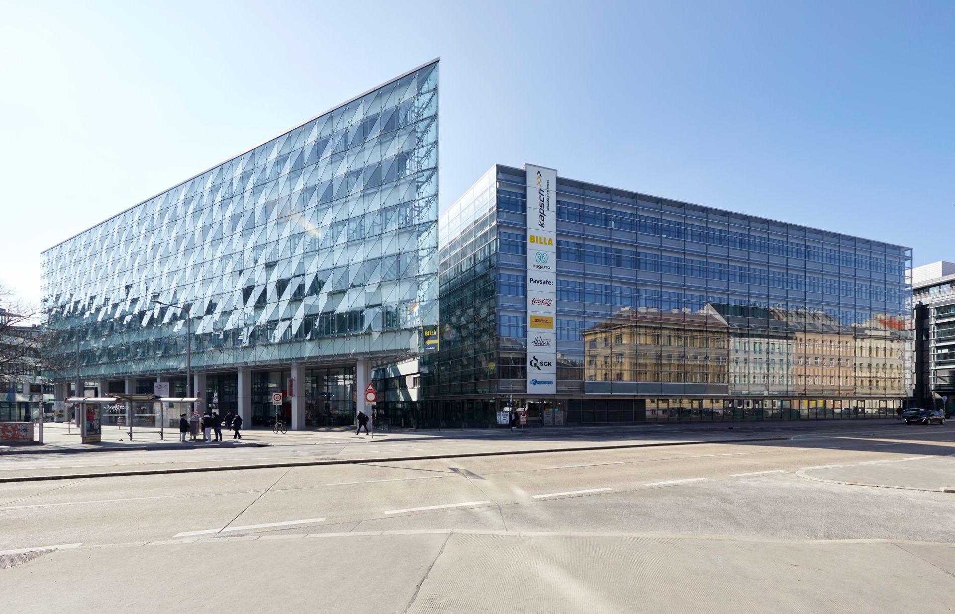 © @ Kapsch TrafficCom Wien Headquarter Europlaza Außenansicht (cold-flat)